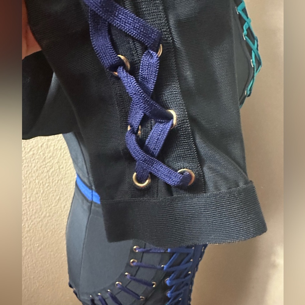 WOW Gold Label Dress - Picture 4 of 12